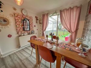 DINING ROOM- click for photo gallery